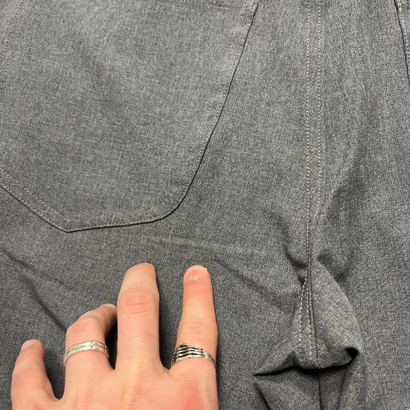 Travis Matthews Pants Mens 36x31 Gray Chino Golf Performance Stretch Polyester - Picture 2 of 12